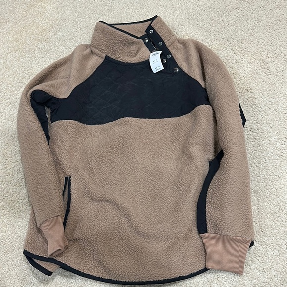 Brand new Abercrombie quilted snap pullover - Picture 1 of 2